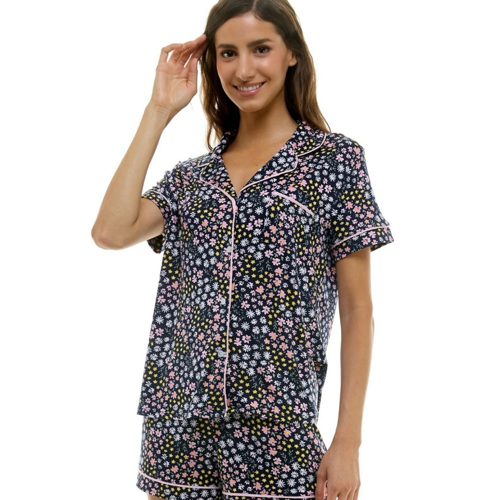 Women's Pajama Sets 5 pairs!!!! BRAND NEW!